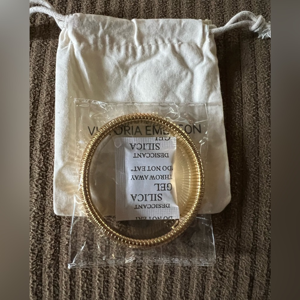 Victoria Emerson Gold Cobra Bracelet new in packaging - Picture 2 of 3